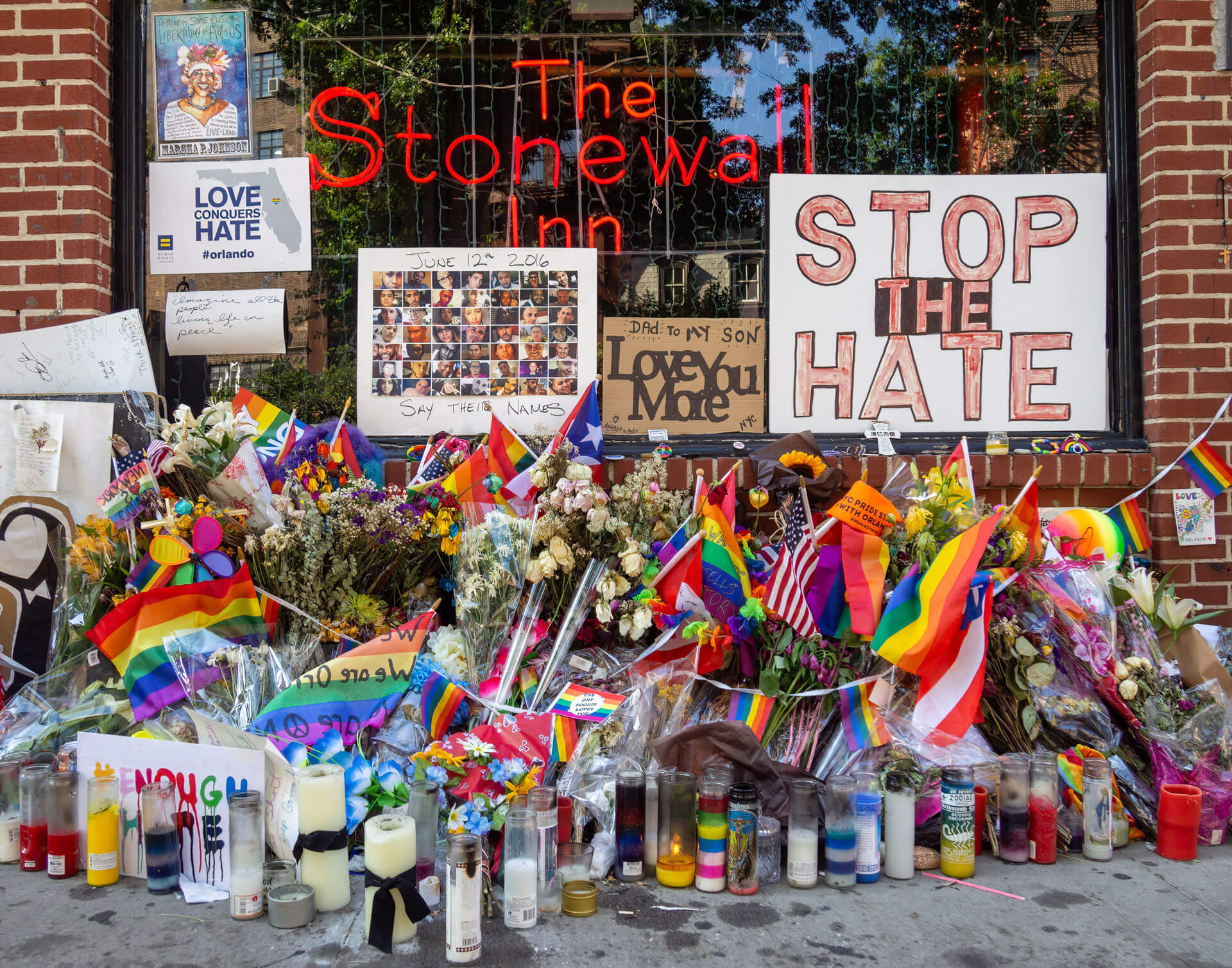2SLGBTQ+ memorial for Pulse shooting victims